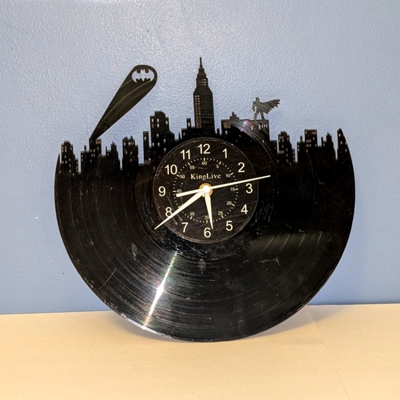 Batman LP Clock DC Comics Retro Vinyl Record Clock Batman Decals Gift Id… - Picture 1 of 5